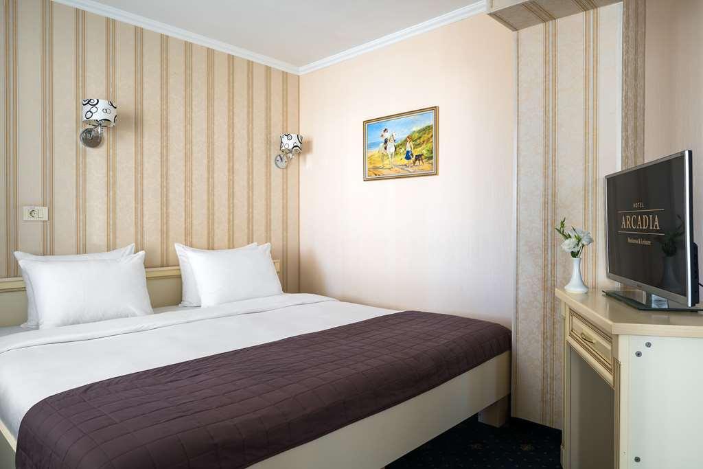 Arcadia Hotel Odesa Room photo