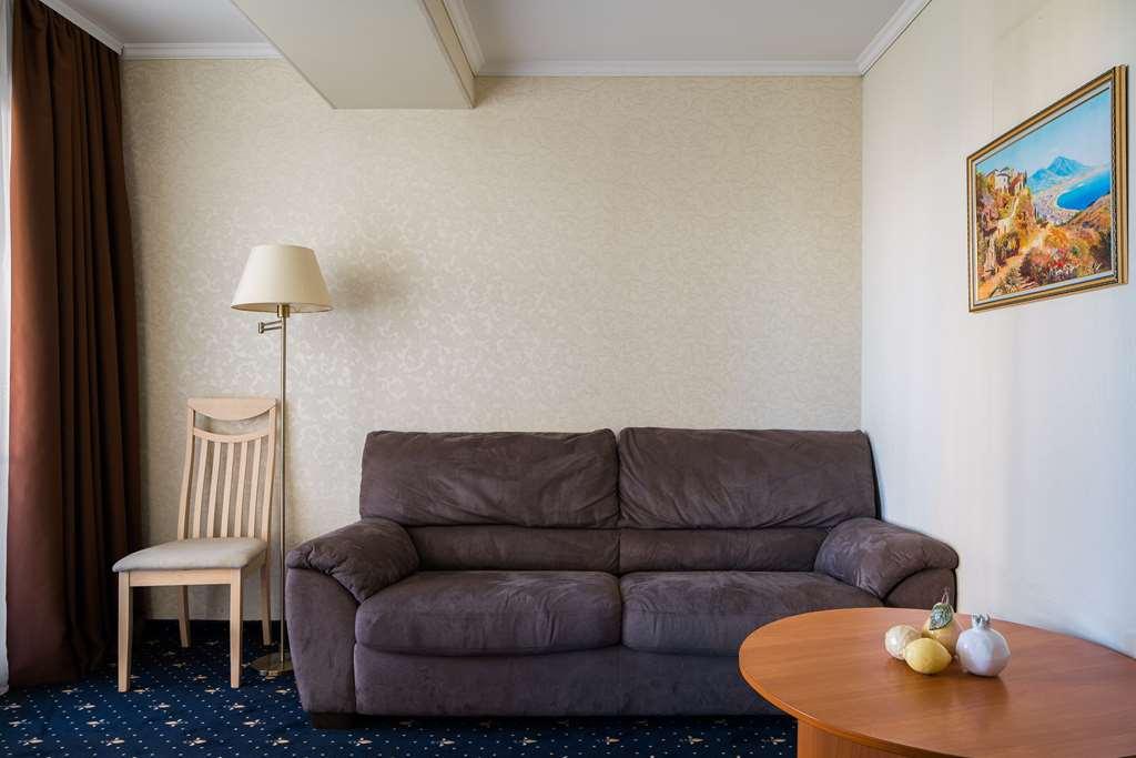 Arcadia Hotel Odesa Room photo